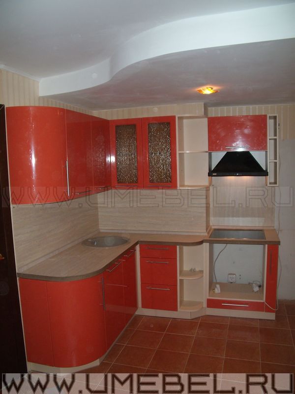 Фото кухни с выступом.